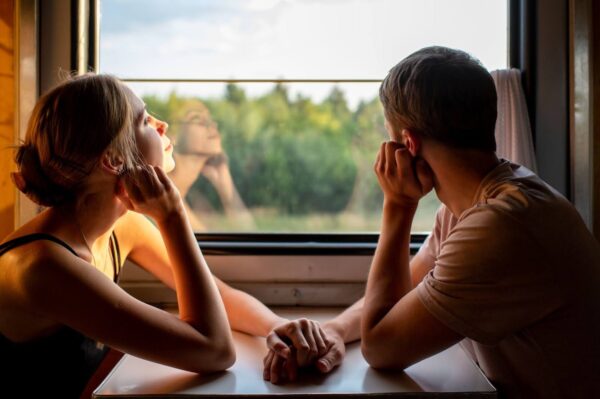 влюбленные в поезде 